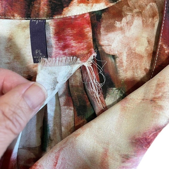 NYDJ Not Your Daughters Jeans Pink Moody Floral Watercolor Blouse Petite L - Picture 14 of 14